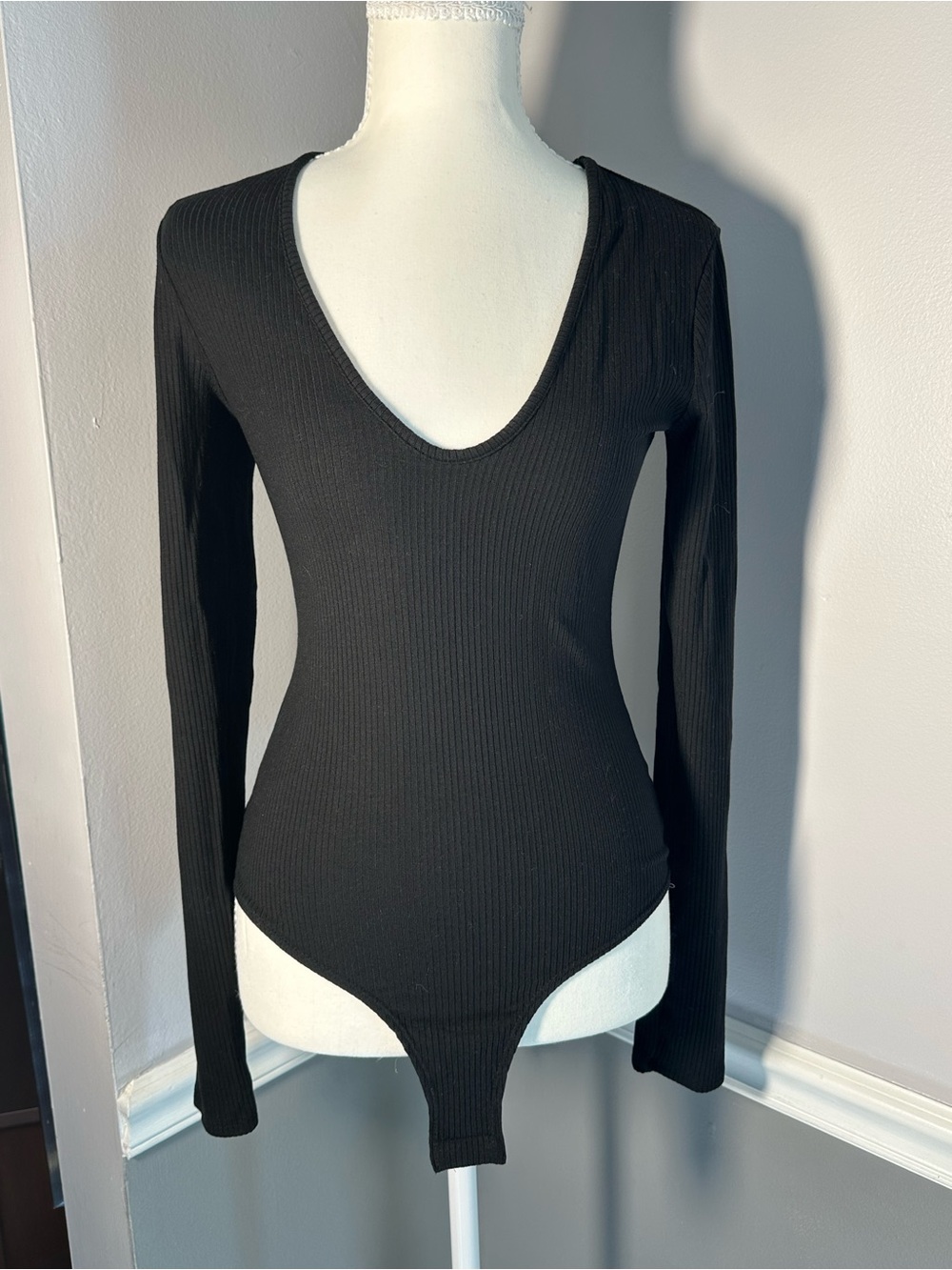Reformation Black Ribbed Deep V Long-Sleeve Bodysuit Small